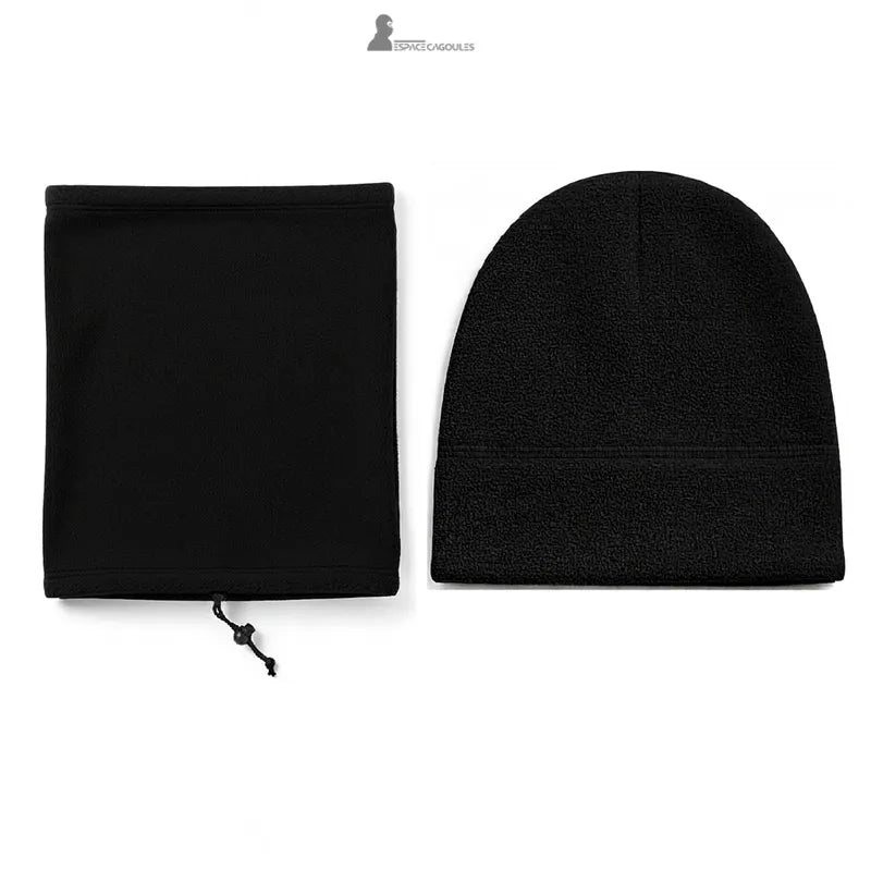 Bonnet cagoule black composé d’un bonnet et d’un tour de cou à cordon ajustable posés sur fond blanc Espace Cagoules