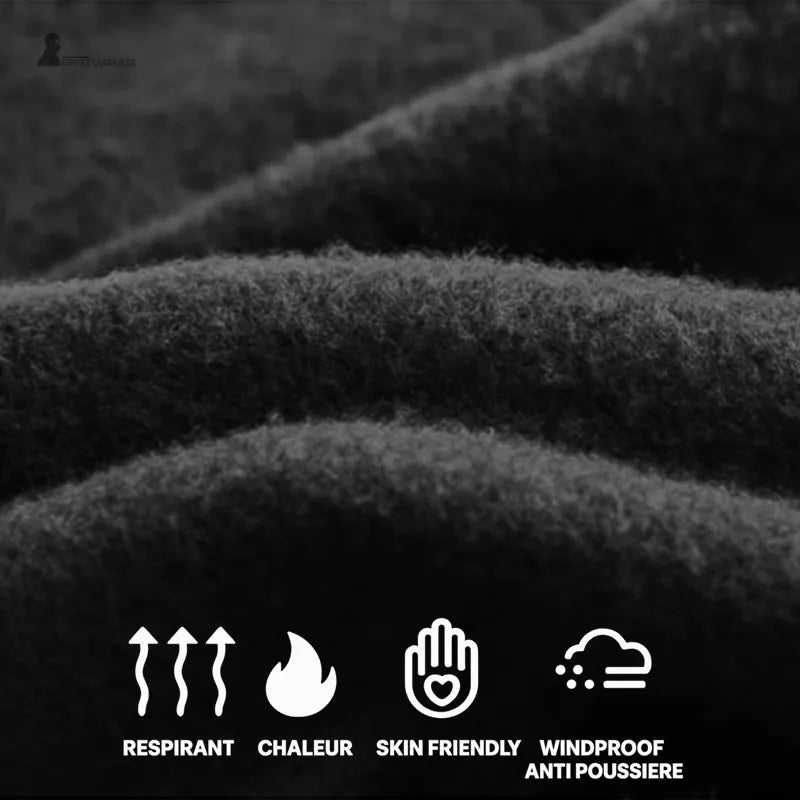 Bonnet cagoule black en tissu polaire respirant, texture moelleuse et douce illustrant chaleur et confort Espace Cagoules