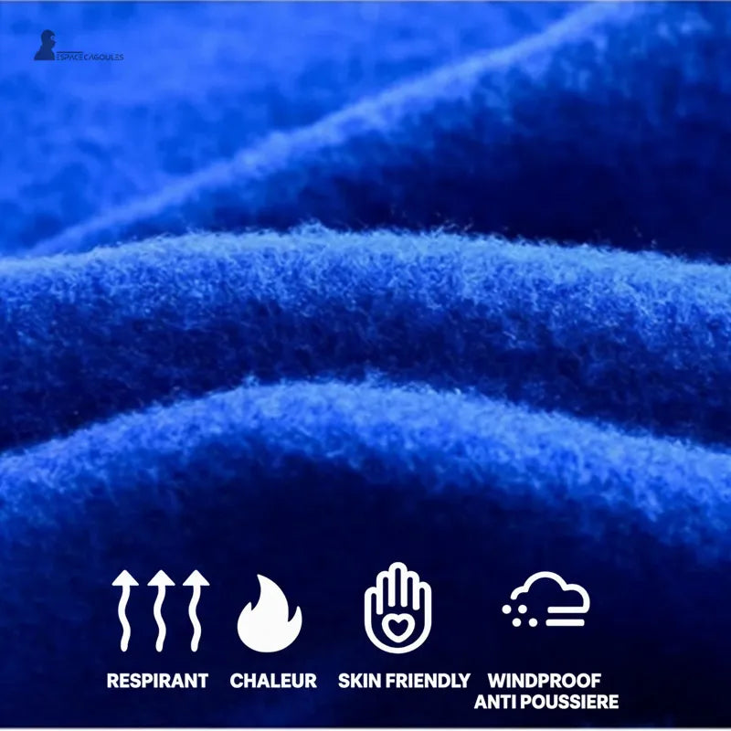 Blaue Kapuzenmütze aus atmungsaktivem Fleecegewebe, weiche Textur, die Wärme und Komfort verkörpert, mit erklärenden Symbolen Espace Cagoules