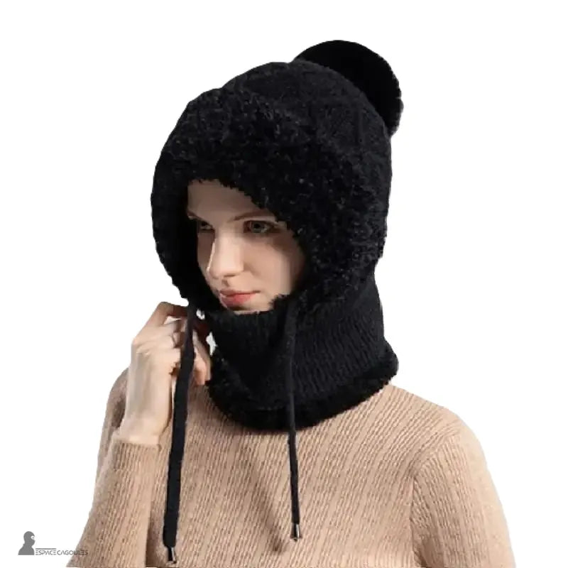 Stickad balaklava - Svart balaklava med mask nedsänkt på ljus bakgrund - Space Hoods