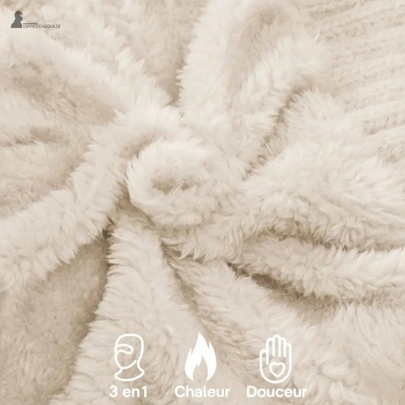 Stickad balaklavamössa – mjuk fleecetexturerad beige stickad balaklava nära bild – Espace Cagoules