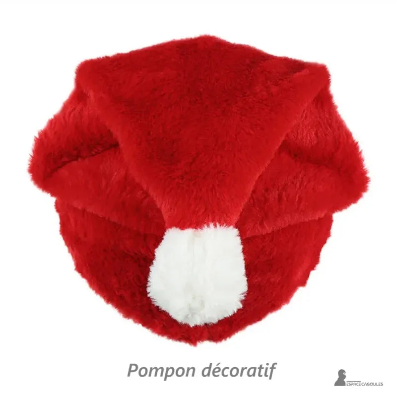Bonnet père Noël casque moto vue du dessus avec pompon décoratif blanc sur tissu rouge en fourrure douce