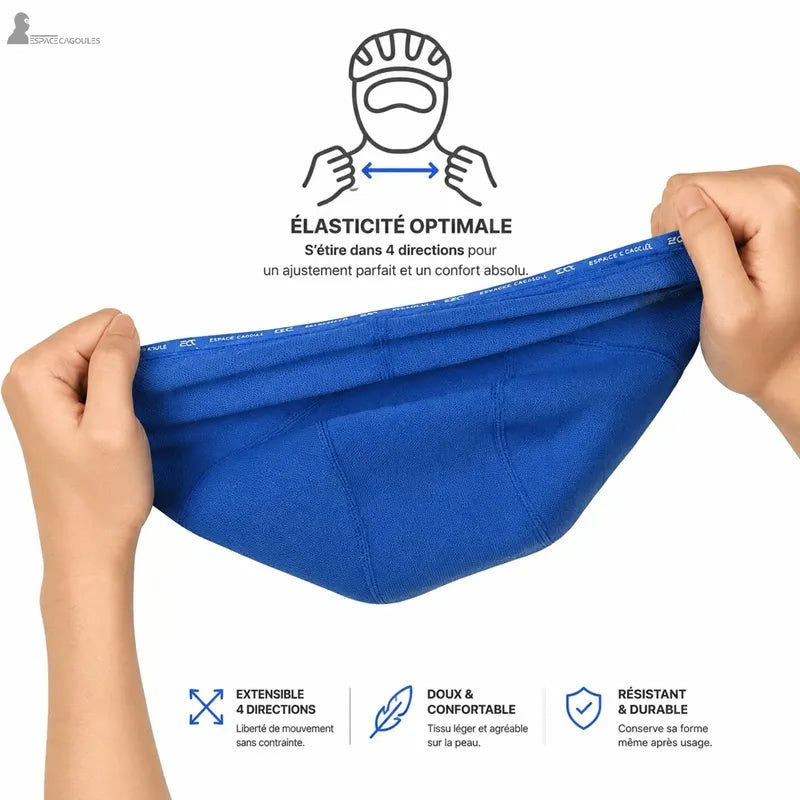 Bonnet sous casque vélo hiver bleu étiré entre deux mains démontrant son élasticité 4 directions - Espace Cagoules