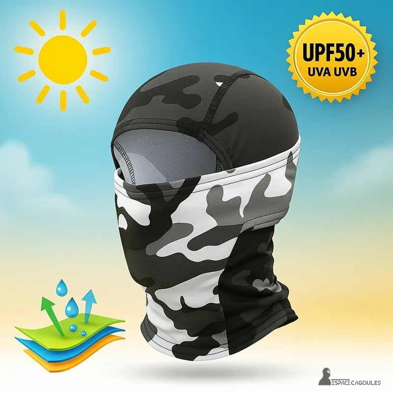 Cagoule balaclava moto camouflage noir et blanc avec protection solaire UPF50+, fond illustré ensoleillé