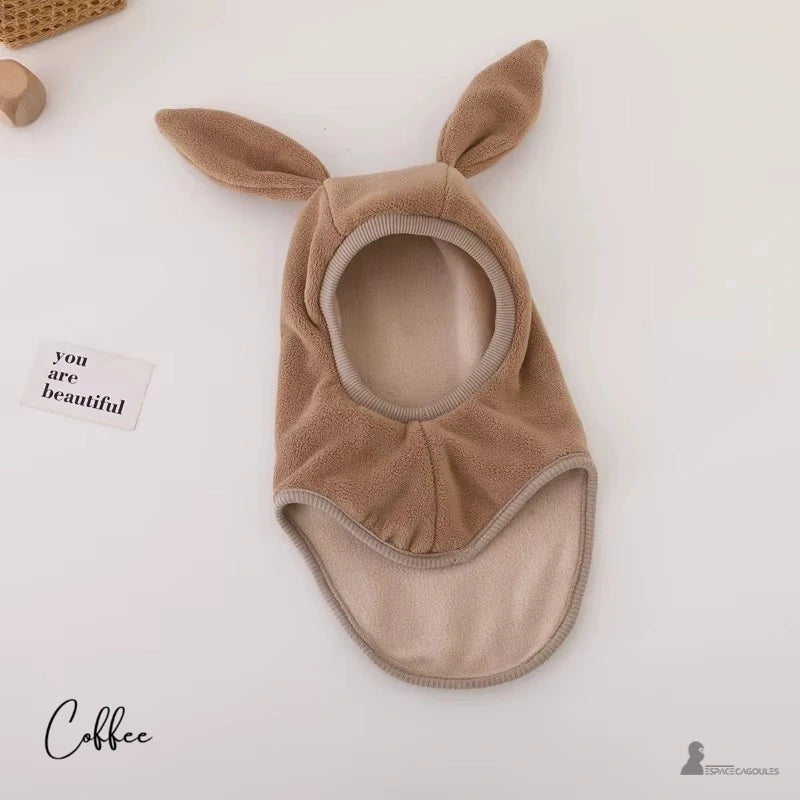 Cagoule bébé polaire coffee avec des oreilles dressées, idéale pour une protection hivernale confortable et mignonne.