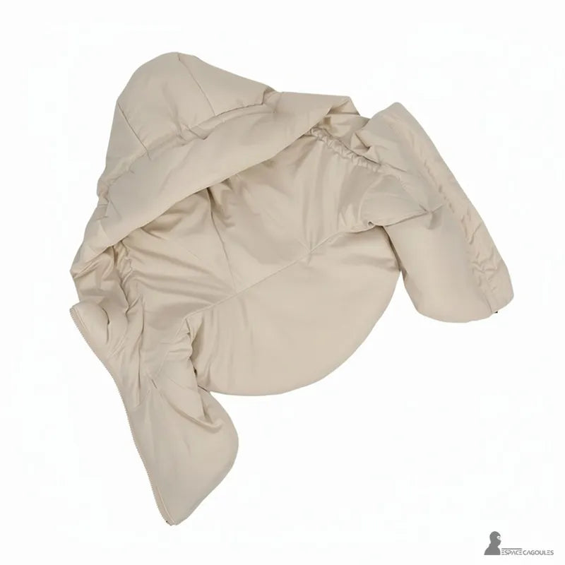 Cagoule capuche rembourrée en polyester matelassé, vue à plat montrant la capuche intégrée et le plastron couvrant le cou et les épaules - Espace Cagoules