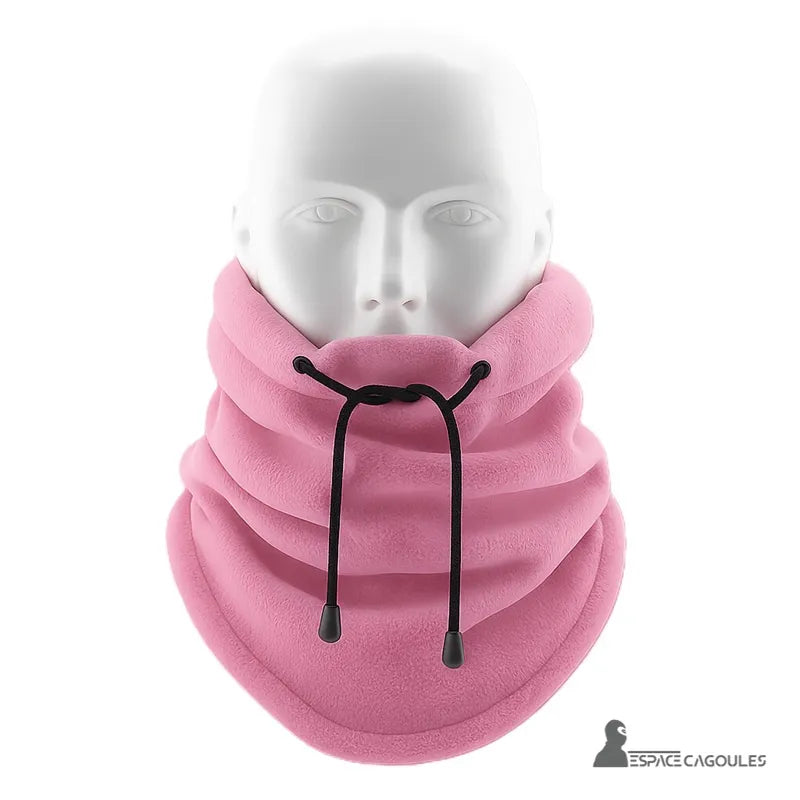 Cagoule Capuche Rose transformée en tour de cou épais avec cordon noir visible, présentée en face sur fond blanc