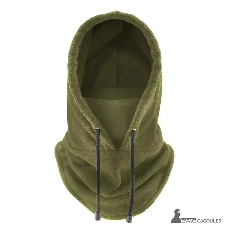 Cagoule Capuche Verte vue de face sur fond blanc, capuche relevée et cordons longs apparents, design couvrant le cou.