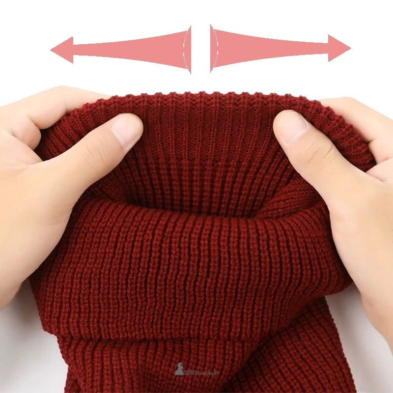 Burgunderfarbene Eulen-Sturmhaube mit gestrickter Elastizität und gestreckten Händen