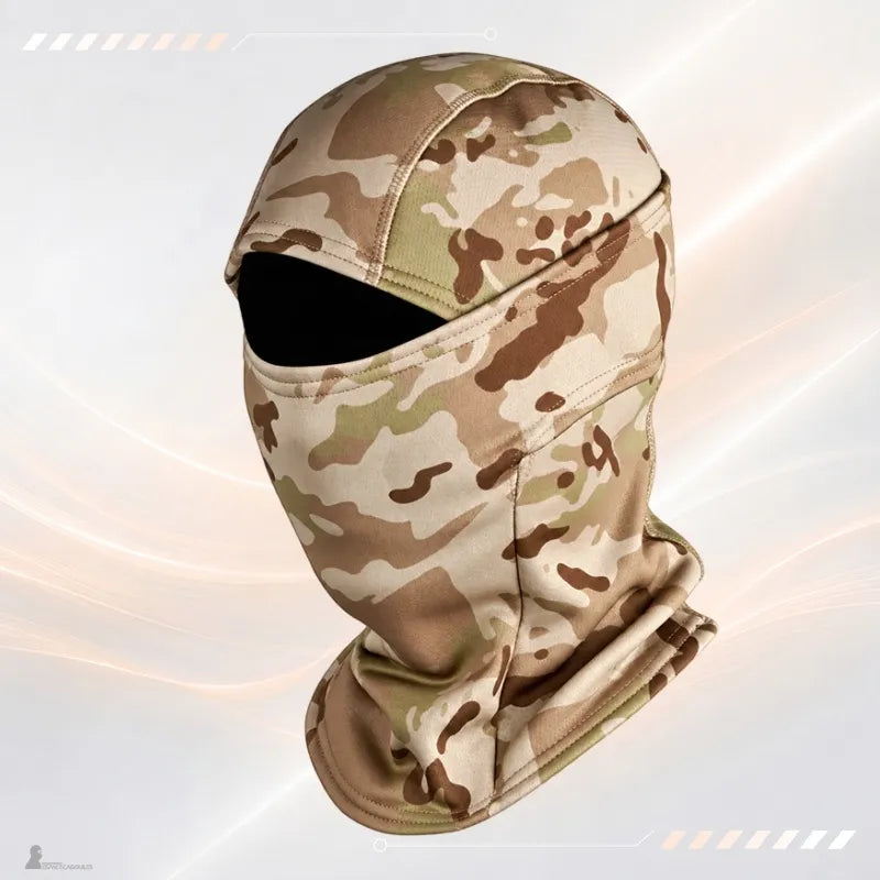 Cagoule de Chasse Polaire camouflage désert en polaire, cagoule couvrante avec col rallongé, vue de profil sur fond neutre – Espace Cagoules