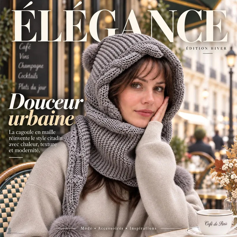 Cagoule écharpe grise en tricot portée capuche relevée par une femme en terrasse de café, couverture magazine hiver - Espace Cagoules
