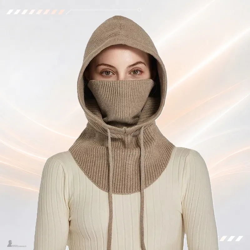 Cagoule femme camel à capuche et col montant vue de face, masque couvrant nez et bouche, cordon de serrage sous le menton - Espace Cagoules