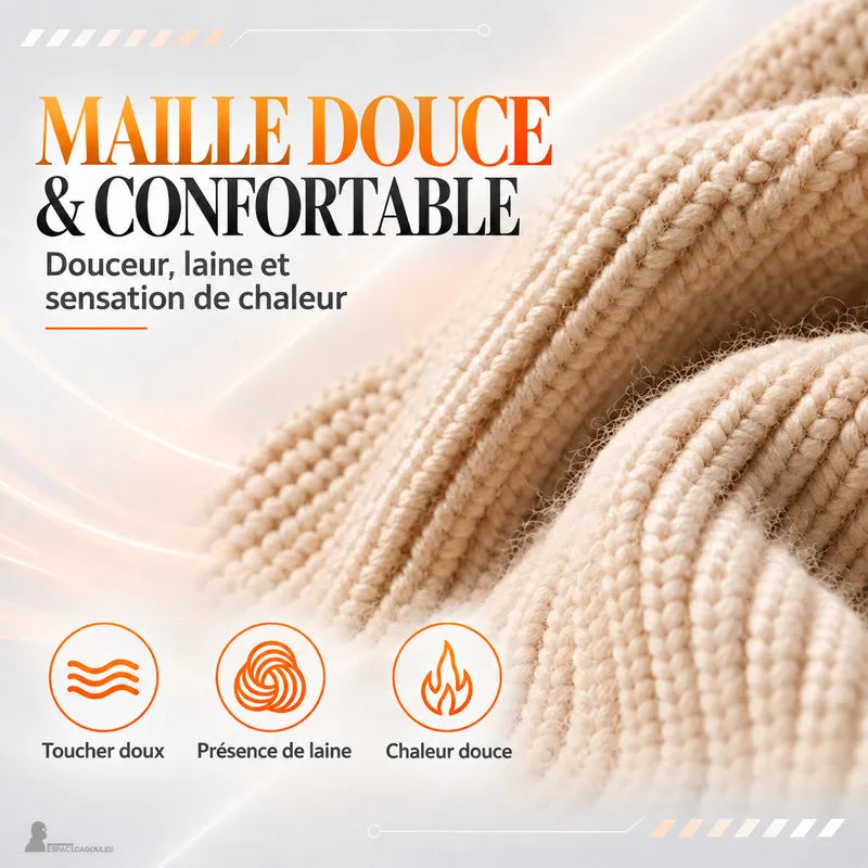 Texture en gros plan de la maille douce en laine d'une cagoule femme camel, aspect tricoté chaleureux