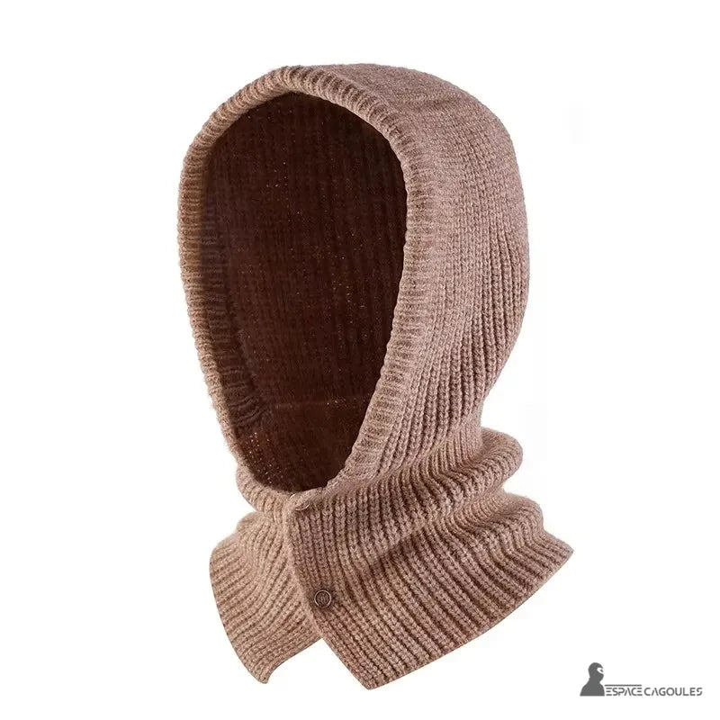 Cagoule Femme Maille beige ouverte à l’avant, montrant l’intérieur doublé et la coupe évasée pour plus de confort au cou