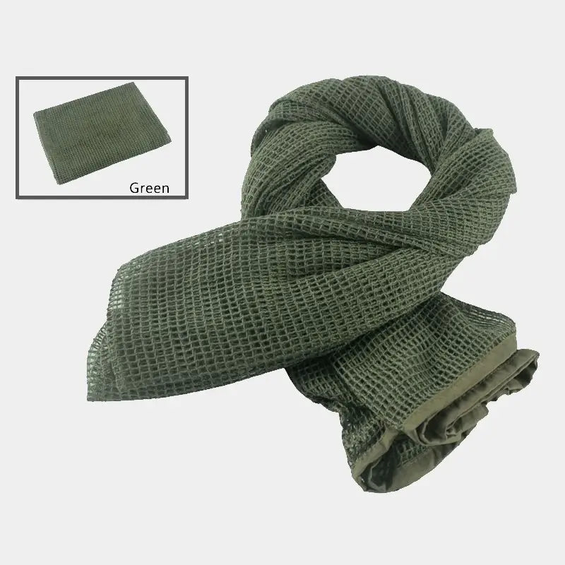 Green camouflage mesh balaclava, ideal for protecting yourself from the sun while keeping optimal visibility.