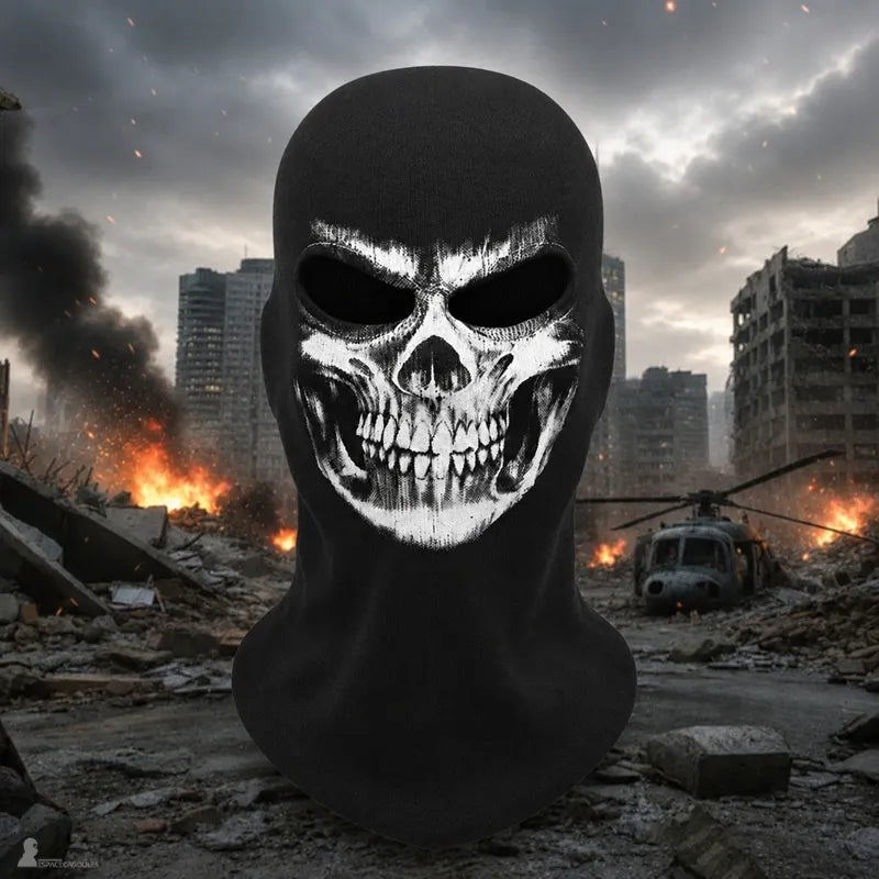 Passamontagna ghost mw2 nera 2 fori con teschio realistico stampato su sfondo di città in rovina - Spazio Cagoule