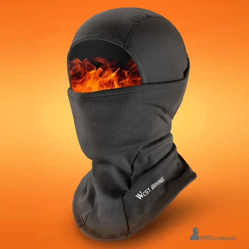 Schwarzes Motorrad Winter Sturmhaube mit intensiver Hitze visueller Effekt auf orangefarbenem Hintergrund