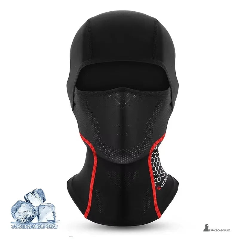 Cagoule moto anti transpiration noire vue de face, avec zones respirantes et motifs hexagonaux latéraux