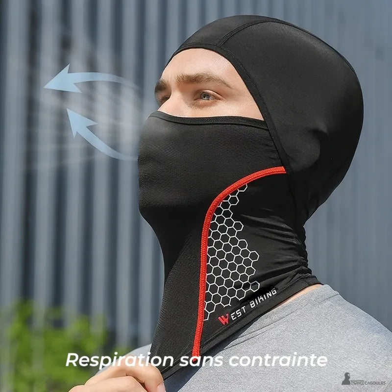Cagoule moto anti transpiration noire avec zones respirantes illustrées par flÚches de ventilation