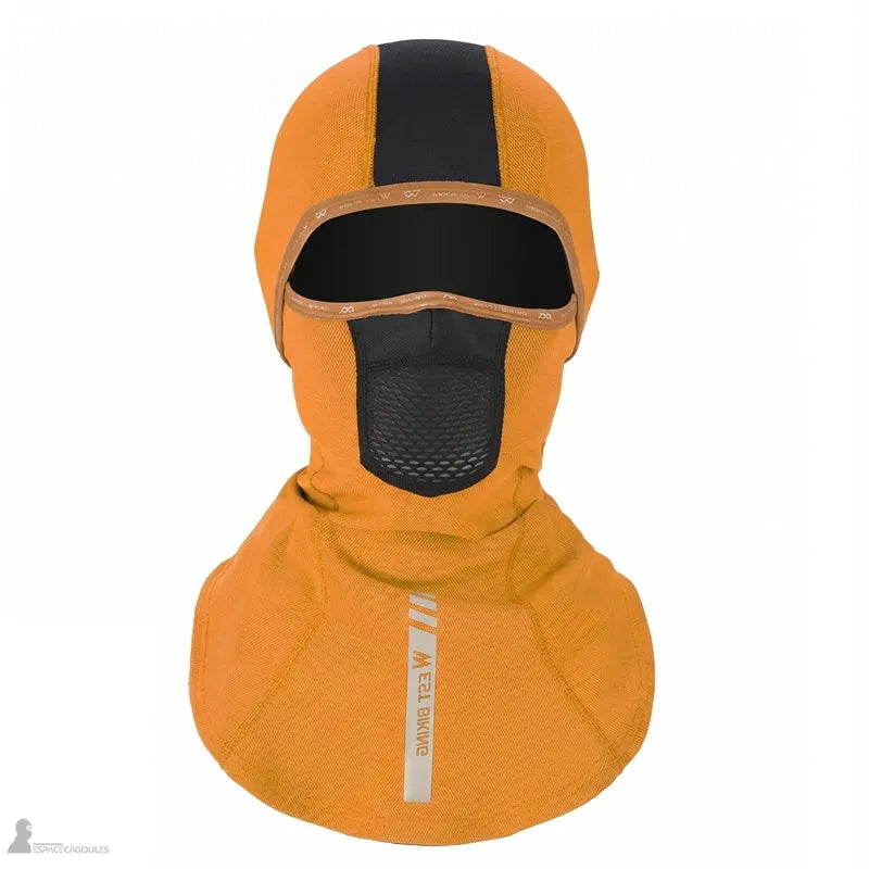 Cagoule Moto orange pour femme à cheveux longs, avec un design robuste et une coupe adaptée pour les trajets hivernaux.