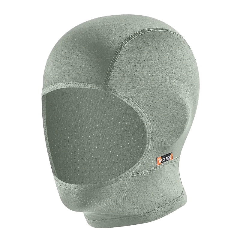 Cagoule moto été minimaliste gris clair, vue de côté sur fond noir, mettant en valeur sa conception ergonomique et son tissu respirant.