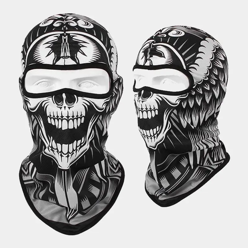 Cagoule Moto TĂȘte de Mort noire avec design agressif de crĂąne et dents de crĂ©ature. IdĂ©ale pour motards cherchant un look intimidant et une protection contre les Ă©lĂ©ments.