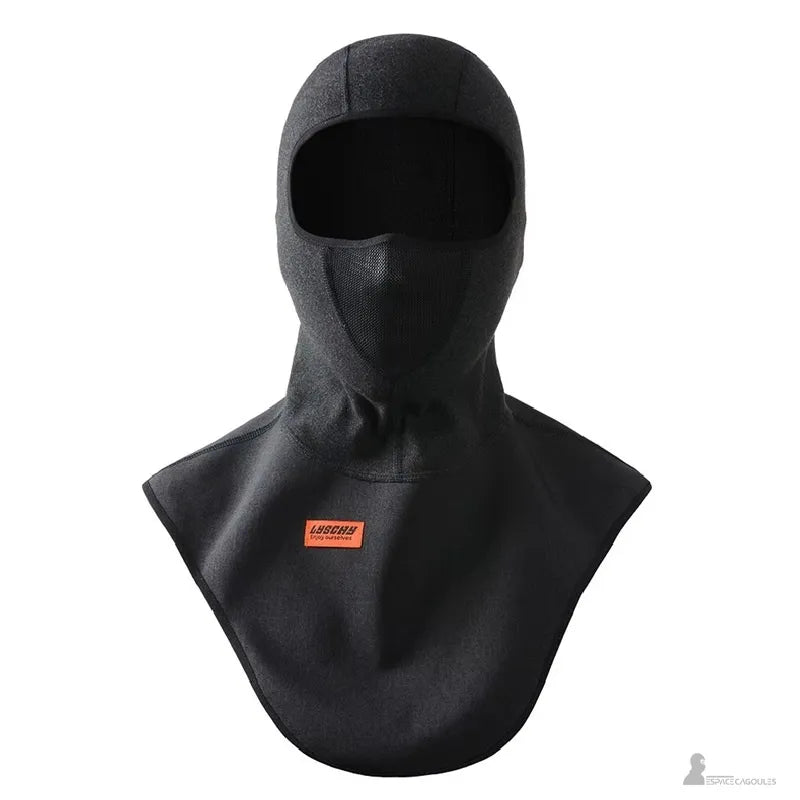 Cagoule Motoneige noire portée de face avec plastron large et zone de respiration en mesh micro-aéré - Espace Cagoules