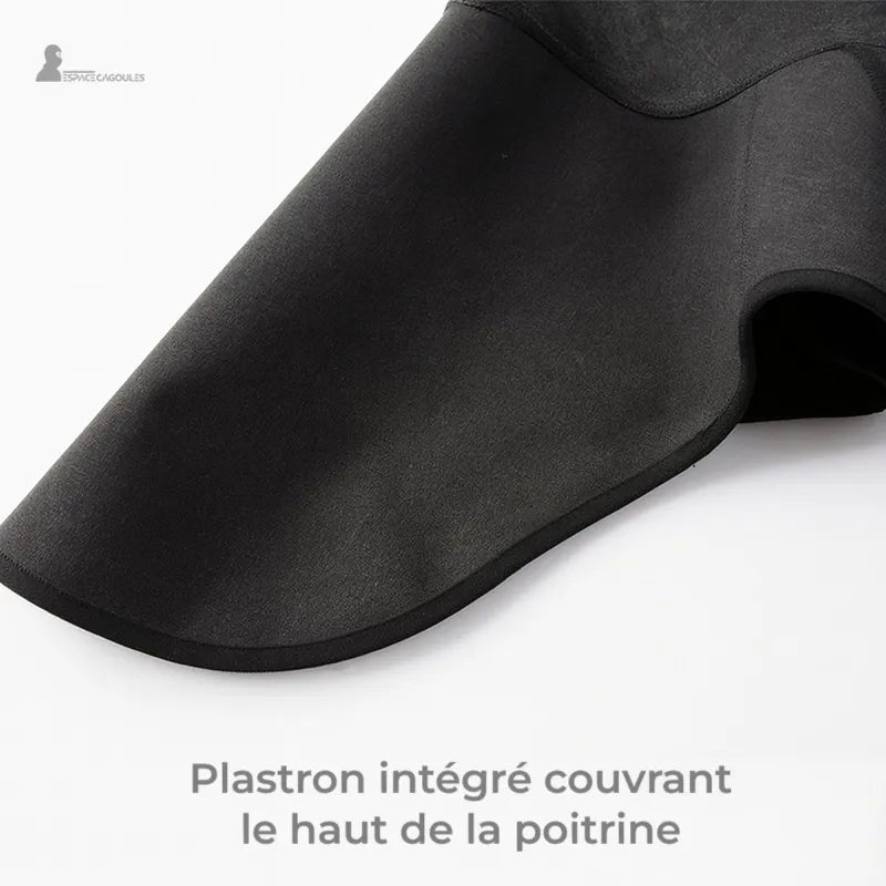 Cagoule plastron avec plastron intégré couvrant la poitrine