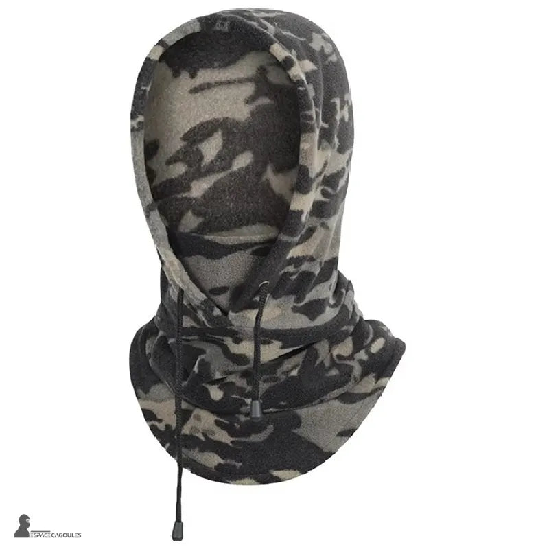 Cagoule polaire camouflage chasse en nuances noires et grises, capuche couvrante pour environnement discret en extérieur