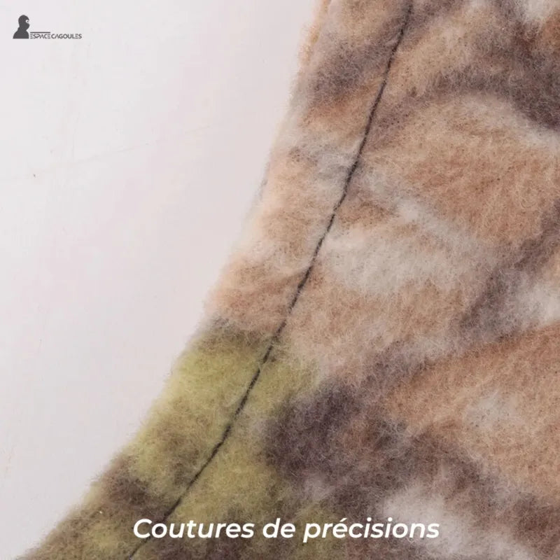 Cagoule polaire camouflage chasse zoom couture précise sur tissu polaire résistant et chaud