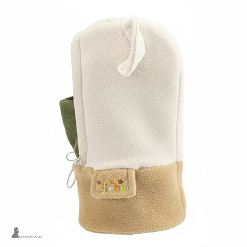Cagoule polaire enfant 3 à 10 ans - vue profil arrière beige avec broderie jieshui et partie du cache-cou vert visible - Espace Cagoules