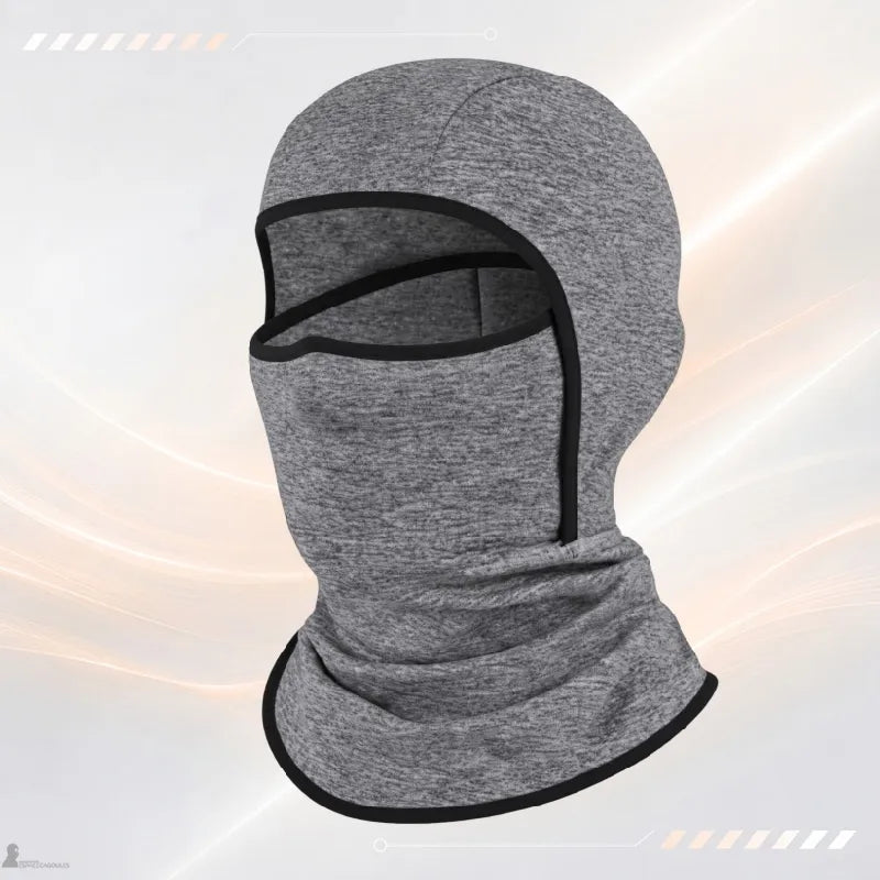 Cagoule ski enfant sous casque KidAlpin coloris gris clair chiné vue de face sur mannequin - Espace Cagoules