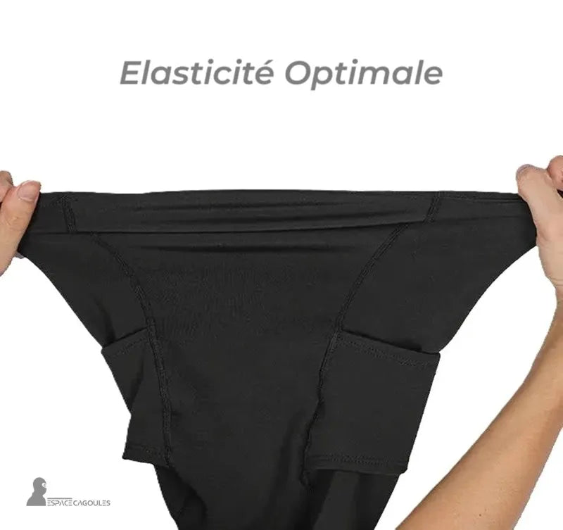 Cagoule Vélo été respirante démonstration d’élasticité du tissu noir extensible, confort et ajustement optimal