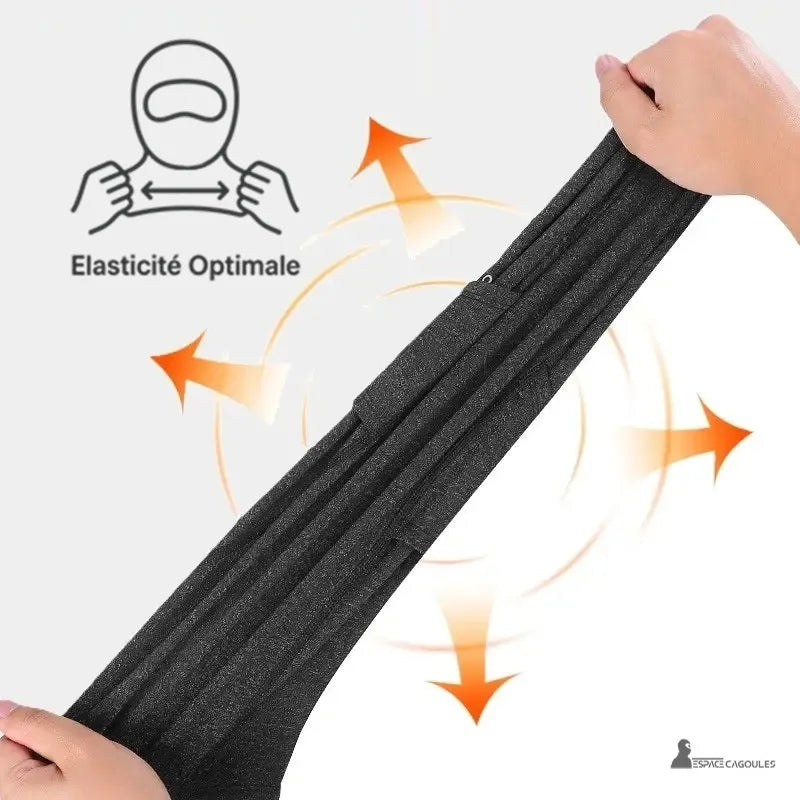 Passamontagna nera elastica per ciclismo fredda tesa tra due mani, dimostrando la grande elasticità e la calzata confortevole - Espace Cagoules