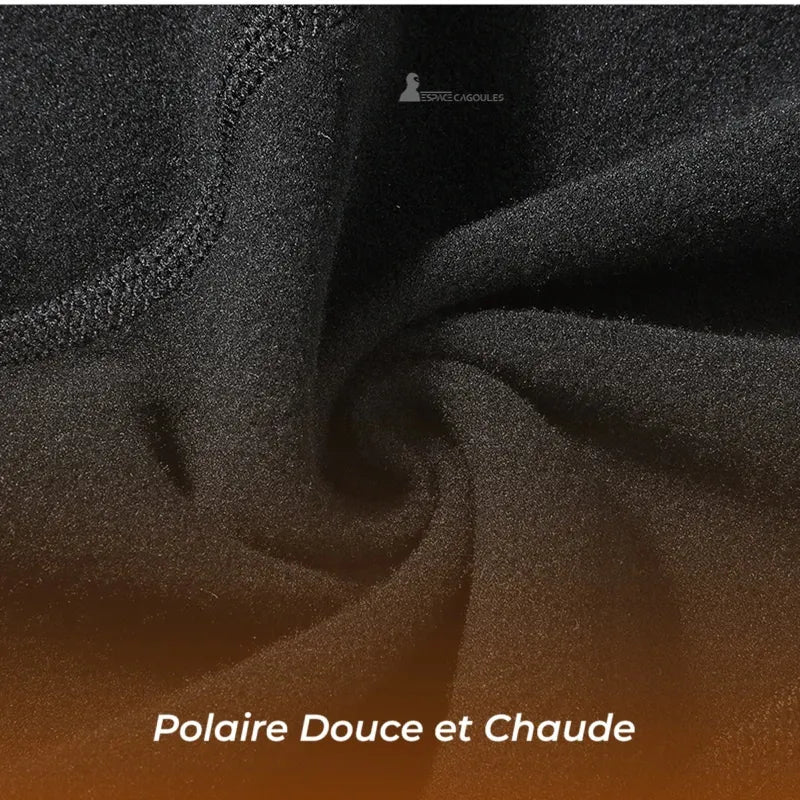 Cagoule vélo grand froid zoom matière polaire douce et chaude noire en gros plan