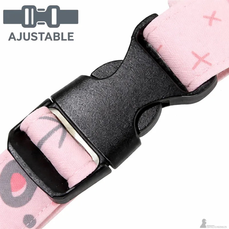 Gros plan sur la sangle jugulaire ajustable et les finitions de la Chapka fille avec masque - Espace Cagoules