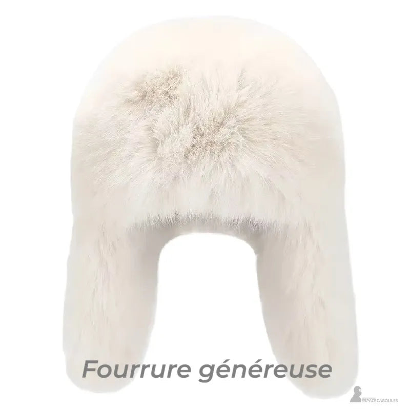 Vue de face de la fourrure blanche sur chapka avec volume généreux et ouverture visage - Espace Cagoules