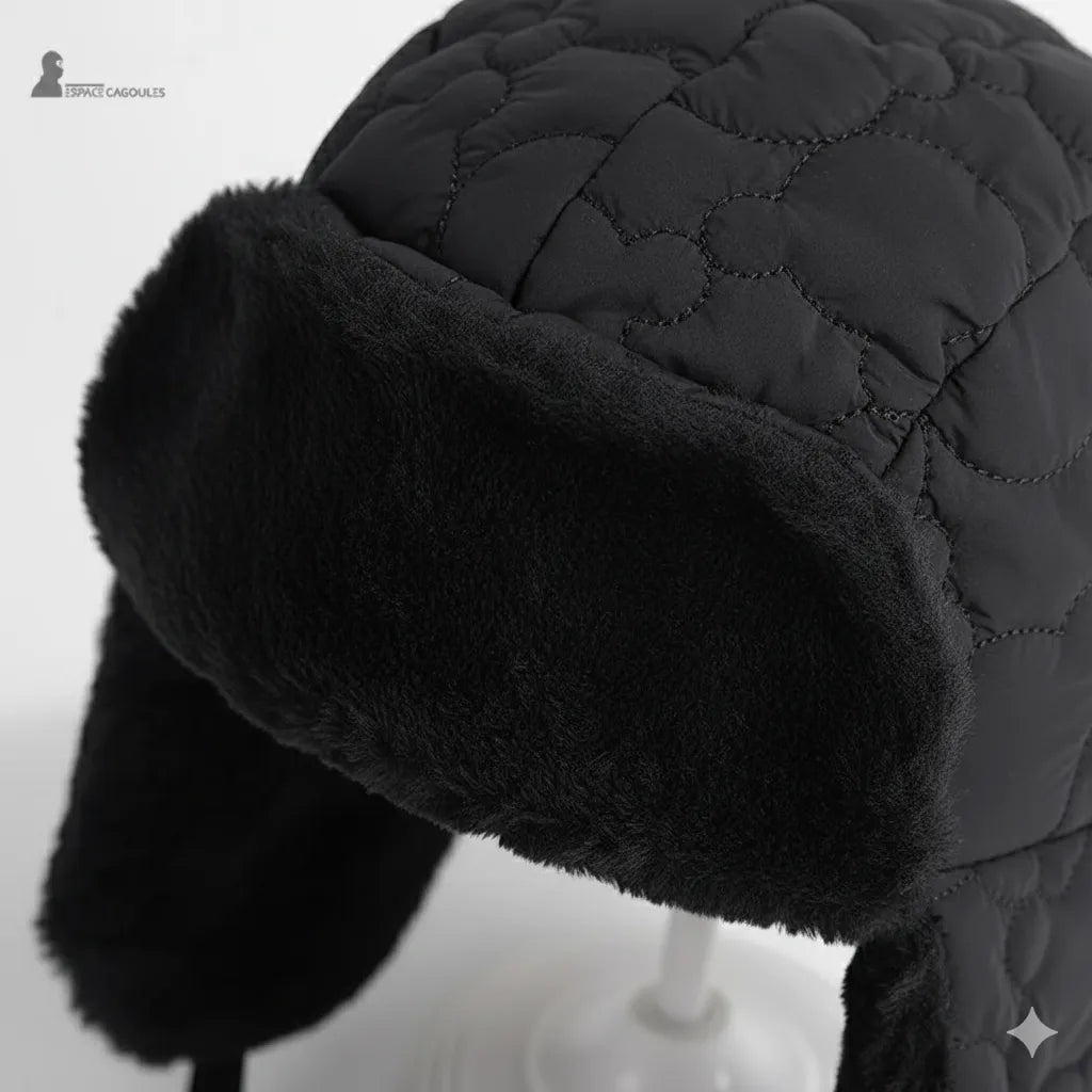 Chapka garçon noire avec large visière fourrée, bonnet hivernal protecteur empêchant le froid d’atteindre le front – Espace Cagoules