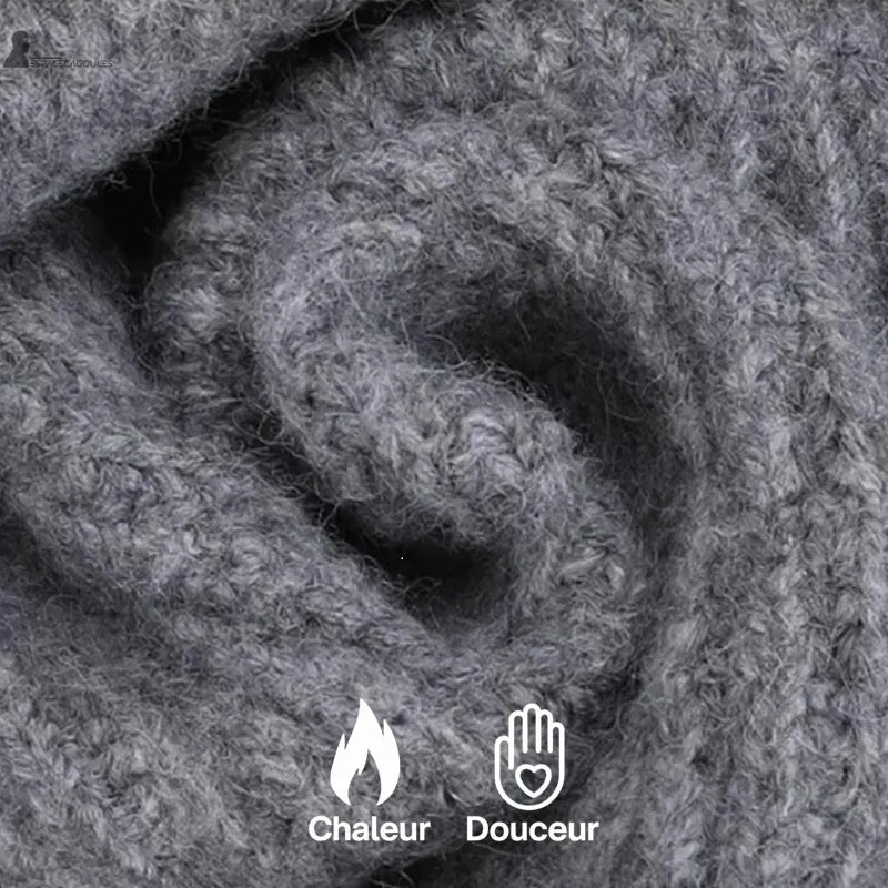 Echarpe cagoule femme grise en maille tricotée, texture épaisse et douce visible en gros plan, vue rapprochée matière - Espace Cagoules