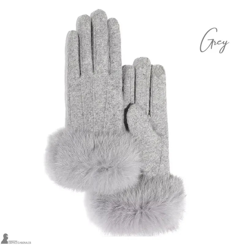 Gants chauds Femme gris clair en textile chaud avec revers en fausse fourrure, forme élégante et allongée, vue produit face sur fond blanc - Espace Cagoules