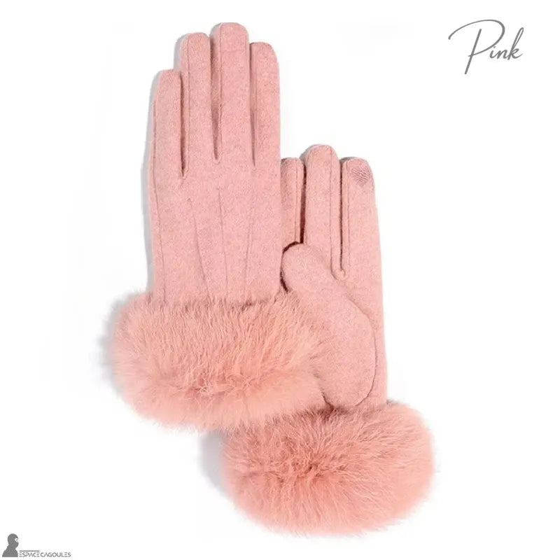 Gants chauds Femme roses en textile doux avec revers en fausse fourrure, gants hiver féminins, vue produit face sur fond blanc - Espace Cagoules