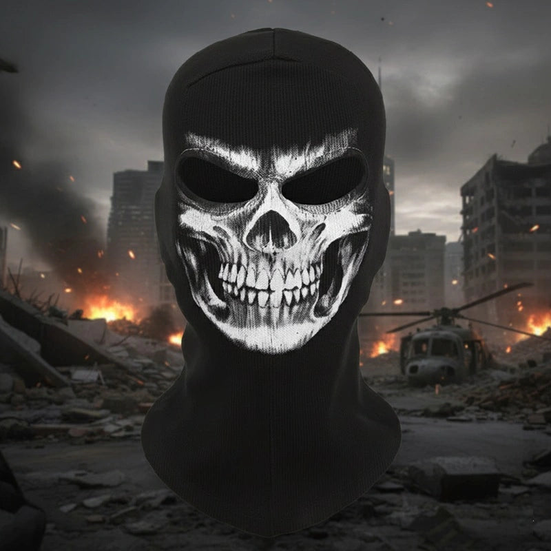 Cagoule Ghost MW2 avec design tête de mort blanche sur fond jeux vidéo, inspirée du personnage emblématique - Espace cagoules