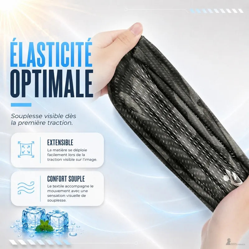 Sous-casque moto CapFlex étiré à la main pour montrer l'élasticité extensible du tissu - Espace Cagoules