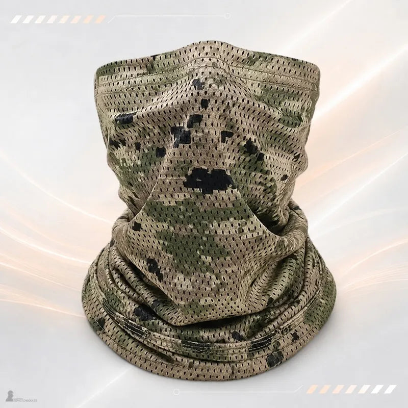Tour de cou camouflage woodland digital tons sable et olive en maille aérée, vue de face - Espace Cagoules