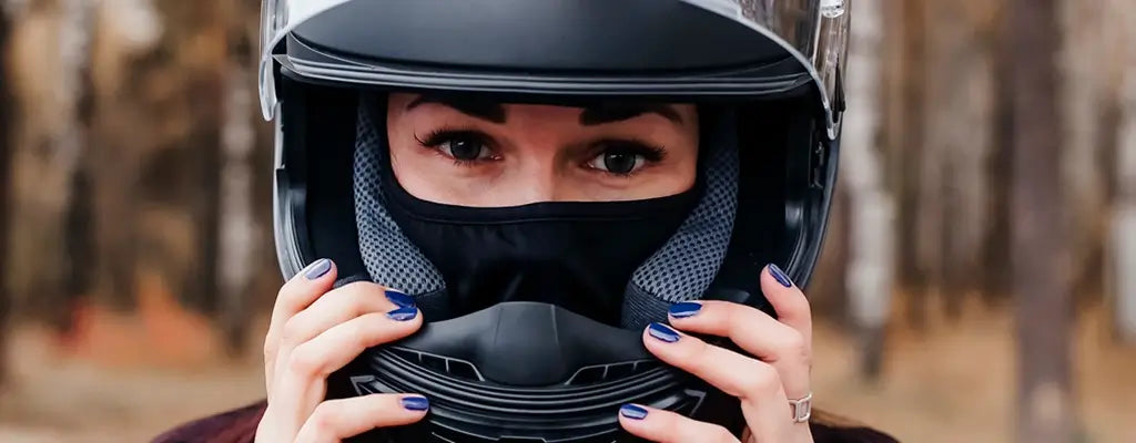 La Cagoule Moto Hiver : Tout savoir sur cet équipement essentiel