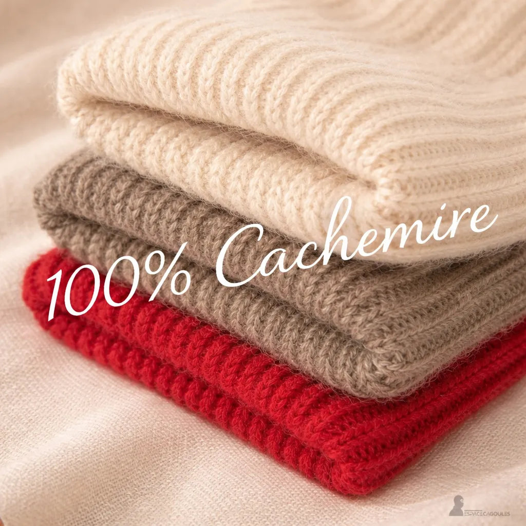 Guantes de cachemira plegados en diferentes colores: beige, camel y rojo sobre fondo textil – Espacio Cagoules.