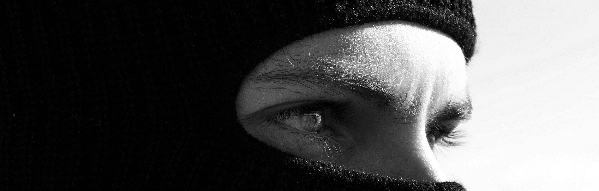 Cagoule 1 Trou noire couvrant le visage avec ouverture pour les yeux, idéale pour les activités outdoor et les sports d’hiver