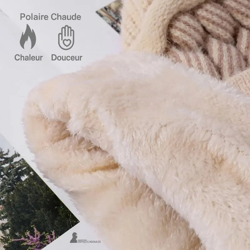 Beige Damen Sturmhaube Mütze aus warmem Fleece, Nahaufnahme der weichen und flauschigen Textur, Espace Cagoules