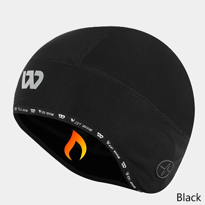 Bonnet sous casque vélo noir, respirant et coupe-vent, parfait pour une protection optimale contre le froid durant les sorties à vélo.