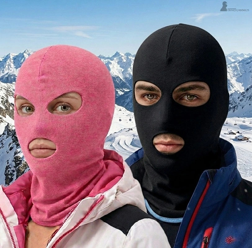 Cagoule 3 trous en polaire portée par un homme et une femme en montagne enneigée, vue rapprochée de face avec décor alpin en arrière-plan - Espace Cagoules